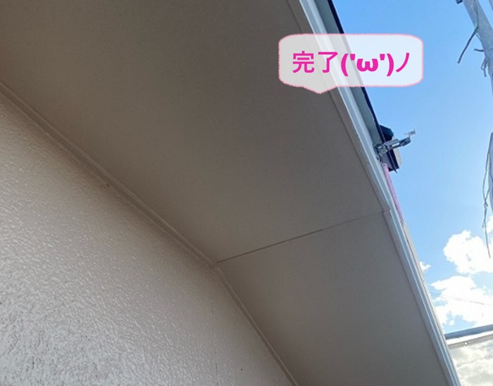 三木市で老朽化した軒天をケイカル板で修繕工事が完了した現場の様子