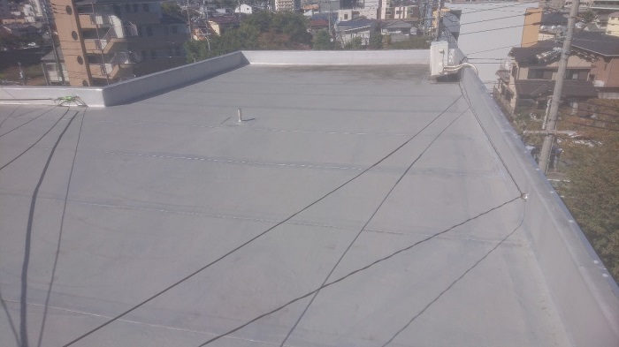 三田市で屋上の防水リフォーム工事を行う前の様子