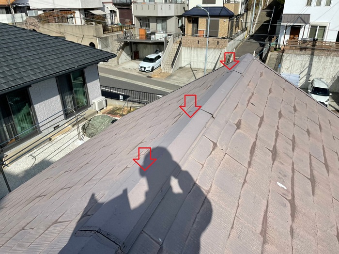 神戸市須磨区でカラーベスト屋根修理を行う前の様子