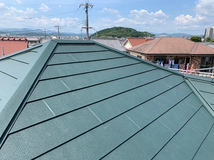神戸市北区で屋根カバー工事が完了！スーパーガルテクトの仕上がり