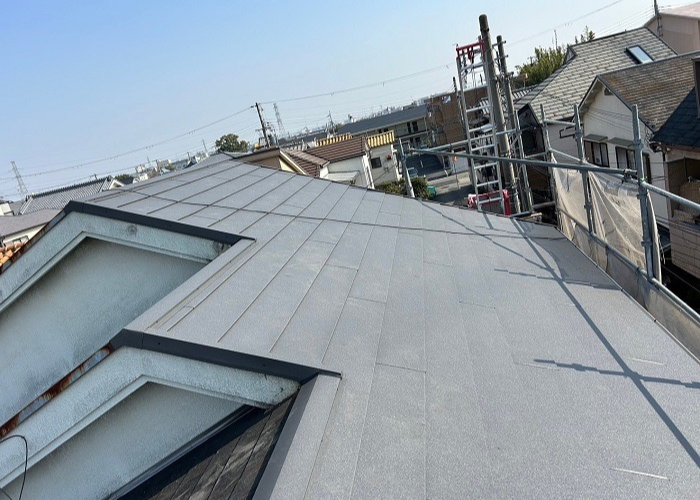 宝塚市での屋根重ね葺き工事完了