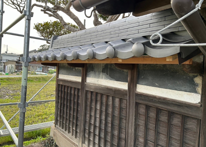 三木市で老朽化した和風門の取り替えを行った後の様子