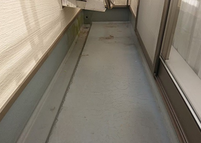 丹波篠山市　ベランダFRP防水を行う前の様子