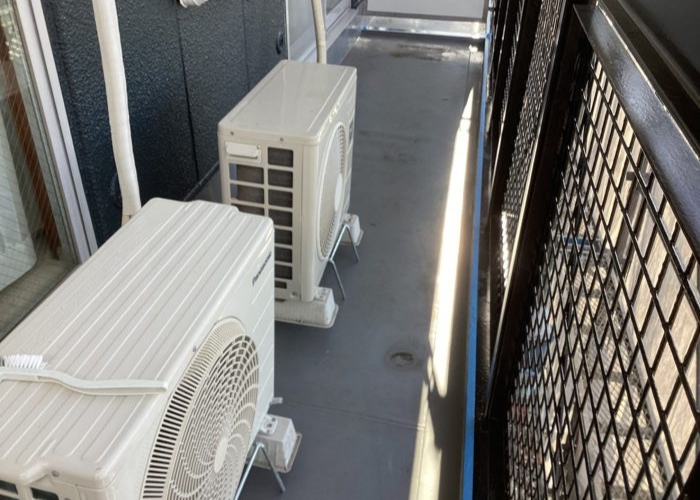 吹田市　防水工事前のベランダ床