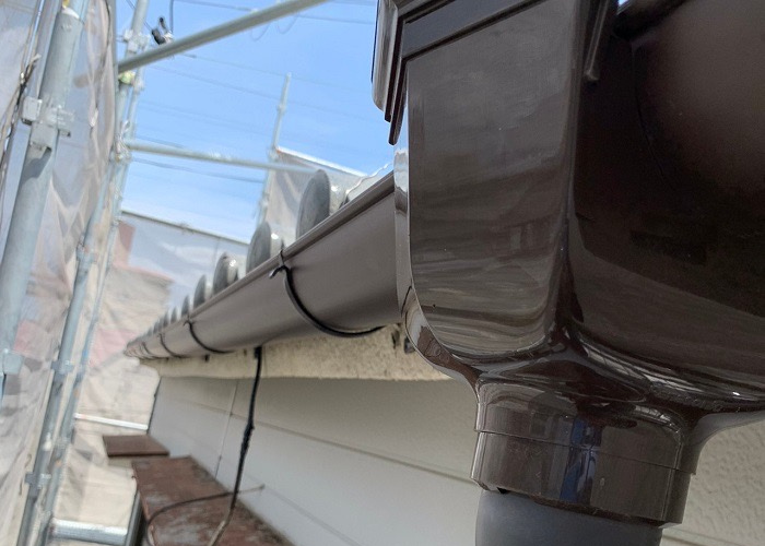 吹田市　雨樋交換を行った後の様子