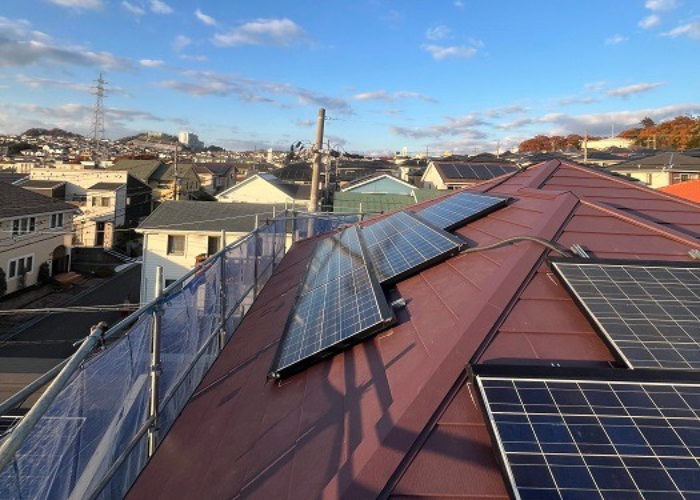 南あわじ市　太陽光パネル脱着が必要なスレート屋根へのカバー工事を行った後の様子