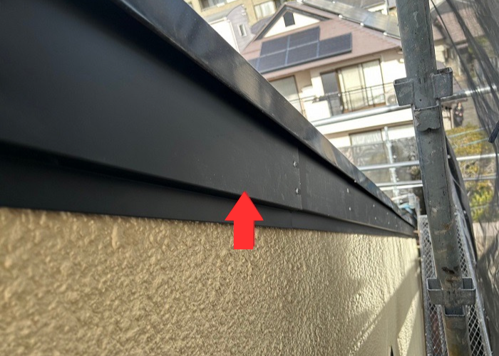 丹波篠山市　腐食した木製破風板への板金巻き工事を行た後の様子
