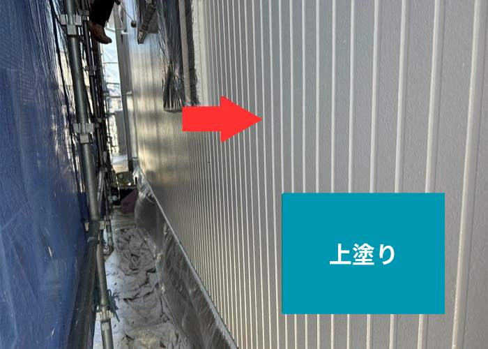 朝来市　日本ペイントのラジカル制御塗料を用いて戸建ての外壁塗り替えで上塗り